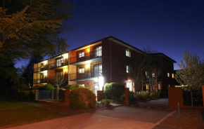 Oxley Court Serviced Apartments, Canberra